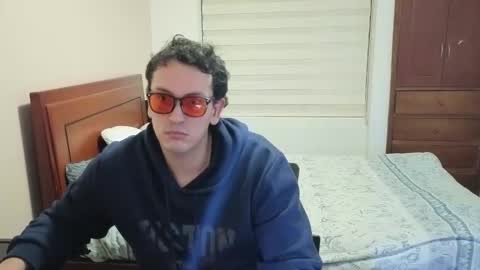 Snapshot of danruiz33 chatting on June 10, 2026, 1:39 am Dan online show from June 10, 2026, 1:39 am