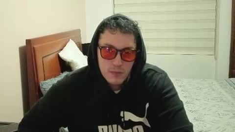 Snapshot of danruiz33 chatting on June 12, 2026, 2:10 am Dan online show from June 12, 2026, 2:10 am