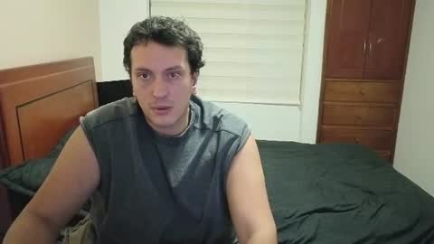 Snapshot of danruiz33 chatting on July 25, 2026, 2:31 am Dan online show from July 25, 2026, 2:31 am