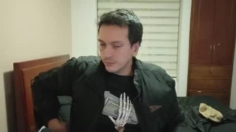 Snapshot of danruiz33 chatting on August 2, 2026, 2:21 am Dan online show from August 2, 2026, 2:21 am