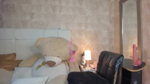 Snapshot of dans_butthole chatting on December 17, 2025, 1:44 am dans butthole online show from December 17, 2025, 1:44 am