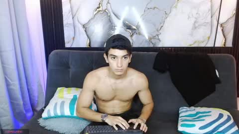 Snapshot of dante_18cm chatting on May 12, 2026, 12:52 am Dante online show from May 12, 2026, 12:52 am