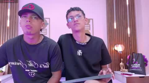 DANTE Y AXEL online show from April 26, 2026, 12:25 pm