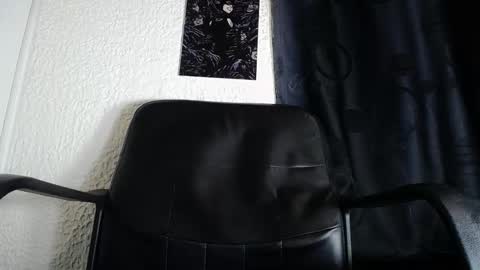 Snapshot of dante_d_angelo_ chatting on October 4, 2025, 6:44 am dante_d_angelo_ online show from October 4, 2025, 6:44 am