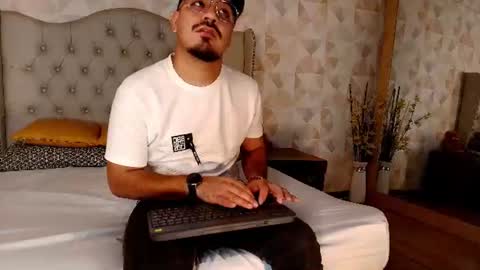 Snapshot of dante_goldt chatting on June 19, 2026, 10:24 pm Dante online show from June 19, 2026, 10:24 pm