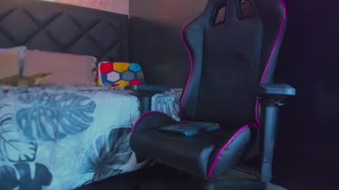 Snapshot of dany_dryy chatting on December 2, 2025, 12:16 am Dany online show from December 2, 2025, 12:16 am