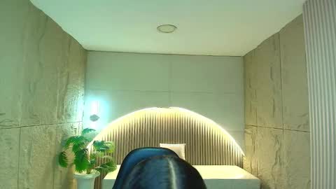 Snapshot of dany_r_ chatting on November 28, 2025, 1:03 pm Dany online show from November 28, 2025, 1:03 pm