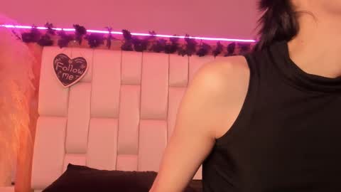 daphne_and_roger online show from March 12, 2026, 11:05 am