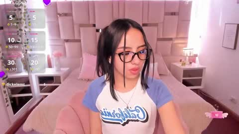 daphne_chers online show from February 3, 2025, 8:13 pm