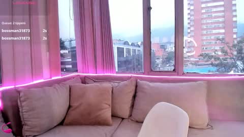 daphne_chers online show from October 22, 2025, 8:08 pm