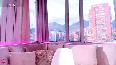 daphne_chers online show from December 3, 2025, 8:51 pm