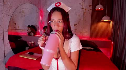 Snapshot of daphne_courtis chatting on February 3, 2025, 2:45 pm Daphne online show from February 3, 2025, 2:45 pm