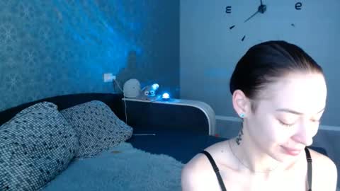 Daphne Darkthorn online show from November 17, 2025, 11:16 am