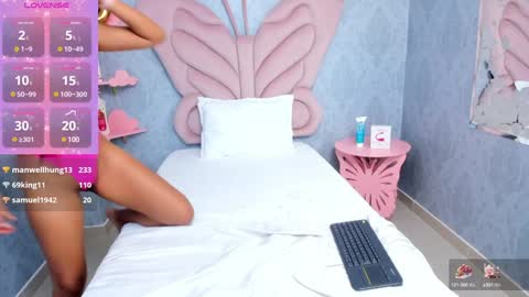 Snapshot of daphne_fox_ chatting on December 26, 2024, 1:21 pm Daphne online show from December 26, 2024, 1:21 pm