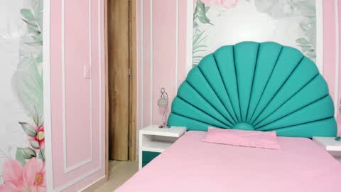 Snapshot of daphne_fox_ chatting on January 16, 2025, 11:37 am Daphne online show from January 16, 2025, 11:37 am