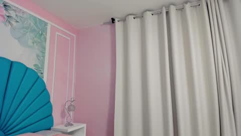 Snapshot of daphne_fox_ chatting on February 8, 2025, 2:15 am Daphne online show from February 8, 2025, 2:15 am