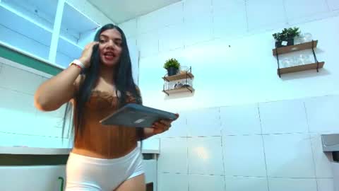Snapshot of daphne_gloww chatting on June 12, 2026, 2:05 pm daphne_gloww online show from June 12, 2026, 2:05 pm