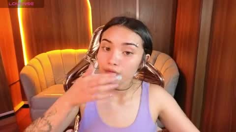 daphne_nicole_b online show from April 29, 2026, 1:04 pm