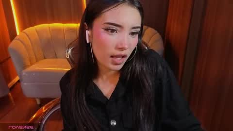 Snapshot of daphne_nicole_b chatting on May 30, 2026, 1:19 pm daphne_nicole_b online show from May 30, 2026, 1:19 pm