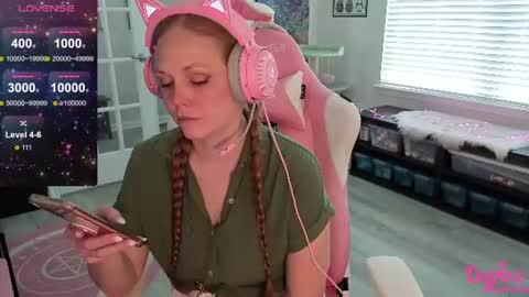 Snapshot of daphnemadison chatting on June 22, 2026, 5:21 pm Daphne Madison online show from June 22, 2026, 5:21 pm