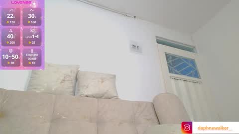 Daphne online show from October 3, 2025, 10:56 am