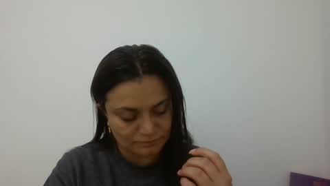 Snapshot of dapnne24 chatting on February 15, 2025, 4:12 pm dapnne online show from February 15, 2025, 4:12 pm