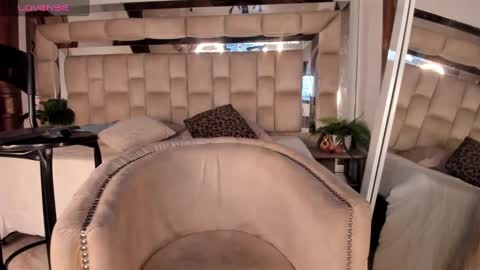 Snapshot of dapnne_ chatting on October 3, 2025, 1:52 pm Daphne online show from October 3, 2025, 1:52 pm