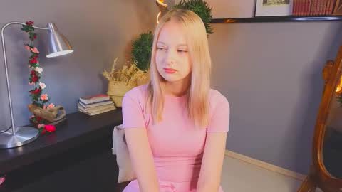 Snapshot of darceyheyd chatting on November 14, 2025, 3:38 am Kami online show from November 14, 2025, 3:38 am