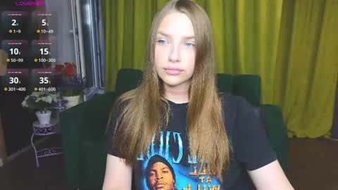 Snapshot of dariaangels chatting on June 14, 2026, 5:37 pm dariaangels online show from June 14, 2026, 5:37 pm