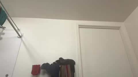 Betty and Robert Play time online show from March 9, 2025, 3:43 am