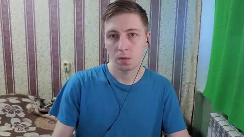 Snapshot of darienlarge chatting on June 22, 2026, 7:05 am darienlarge online show from June 22, 2026, 7:05 am
