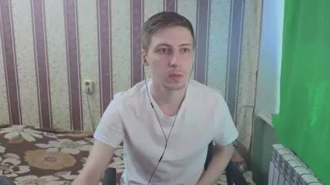 Snapshot of darienlarge chatting on July 16, 2026, 9:15 am darienlarge online show from July 16, 2026, 9:15 am