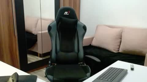 Snapshot of darius_94 chatting on October 12, 2025, 5:17 am darius_94 online show from October 12, 2025, 5:17 am