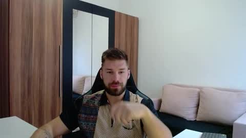 darius_94 online show from March 31, 2026, 6:14 am