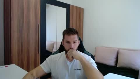 Snapshot of darius_94 chatting on June 6, 2026, 4:28 am darius_94 online show from June 6, 2026, 4:28 am