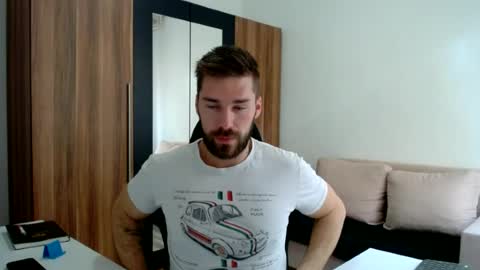 Snapshot of darius_94 chatting on June 15, 2026, 5:20 am darius_94 online show from June 15, 2026, 5:20 am