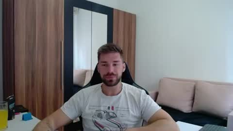 Snapshot of darius_94 chatting on July 8, 2026, 6:51 am darius_94 online show from July 8, 2026, 6:51 am
