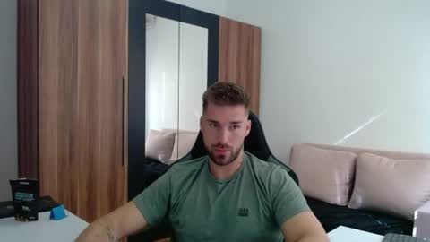 Snapshot of darius_94 chatting on July 23, 2026, 6:22 am darius_94 online show from July 23, 2026, 6:22 am