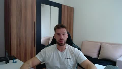 Snapshot of darius_94 chatting on July 24, 2026, 7:28 am darius_94 online show from July 24, 2026, 7:28 am