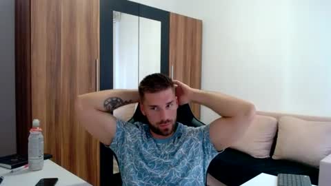 Snapshot of darius_94 chatting on July 28, 2026, 3:43 pm darius_94 online show from July 28, 2026, 3:43 pm