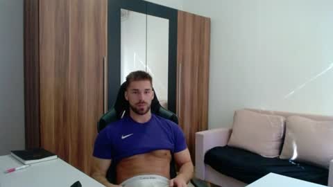 Snapshot of darius_94 chatting on July 30, 2026, 6:23 am darius_94 online show from July 30, 2026, 6:23 am