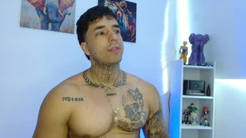 Snapshot of darius_phoenix chatting on May 30, 2026, 9:12 pm Darius Phoenix online show from May 30, 2026, 9:12 pm