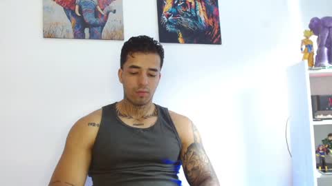 Snapshot of darius_phoenix chatting on June 3, 2026, 6:02 pm Darius Phoenix online show from June 3, 2026, 6:02 pm