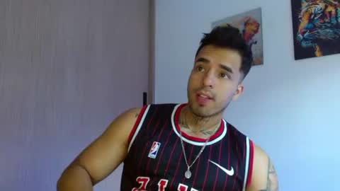 Snapshot of darius_phoenix chatting on June 10, 2026, 5:12 pm Darius Phoenix online show from June 10, 2026, 5:12 pm