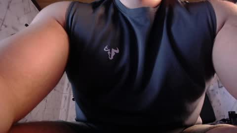 Snapshot of darius_wolfe chatting on May 9, 2026, 1:16 pm Darius online show from May 9, 2026, 1:16 pm