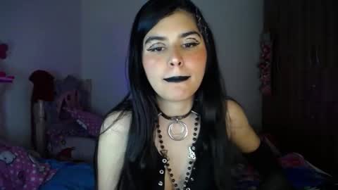 Snapshot of dark_angel_66 chatting on November 11, 2025, 10:21 pm Moony online show from November 11, 2025, 10:21 pm
