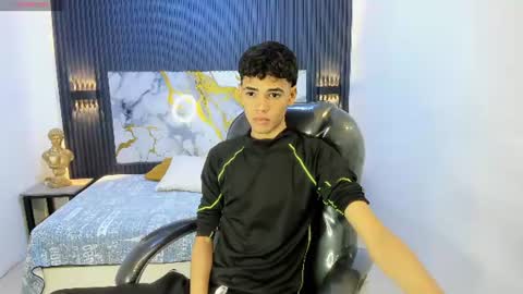 Snapshot of dark_desiree18 chatting on July 13, 2026, 1:41 am DARCK online show from July 13, 2026, 1:41 am