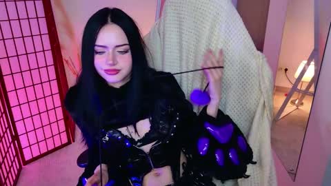 Snapshot of dark_diva chatting on May 27, 2026, 1:57 am Diva online show from May 27, 2026, 1:57 am