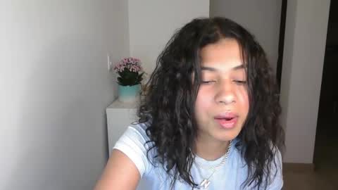 Snapshot of dark_enchantress_ chatting on December 13, 2024, 12:42 am Sofia online show from December 13, 2024, 12:42 am