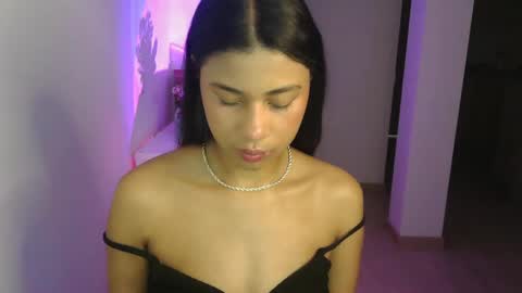 Snapshot of dark_enchantress_ chatting on December 27, 2024, 1:22 am Sofia online show from December 27, 2024, 1:22 am